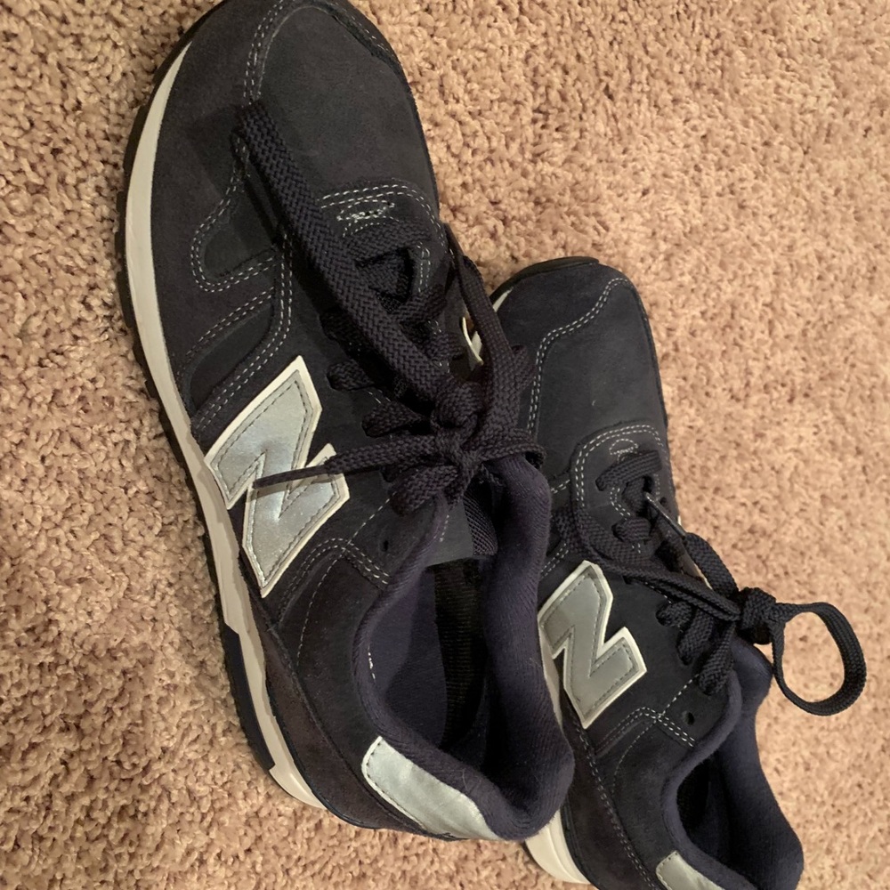 New Balance - Picture 2 of 5